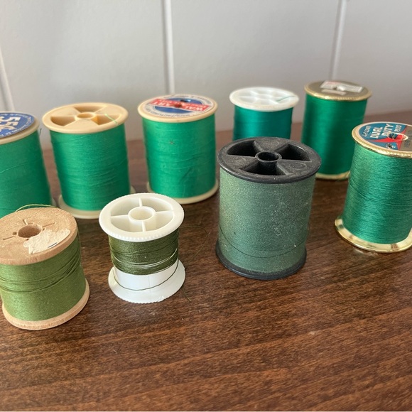 Assorted Sewing Thread Spools Lot 40+ - Picture 6 of 7